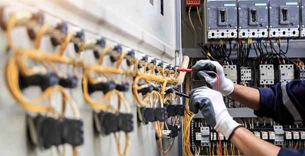 Professional Electrician technician working in Morningside, MD
